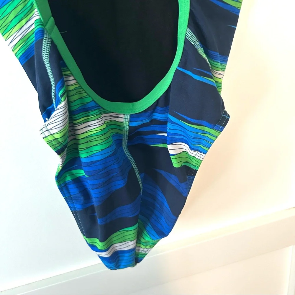 Speedo Women's Endurance+ Havoc State Flyback One‎ Piece Swimsuit in Size XXS